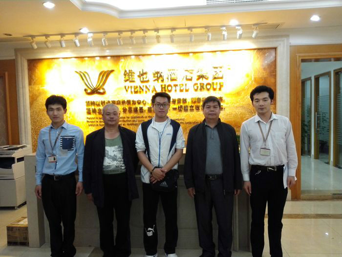 学校领导带队深入企业考察调研