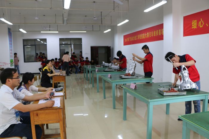 汽车手动变速器拆装.JPG