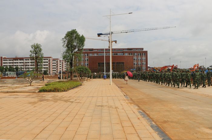 04向图书馆进发.JPG