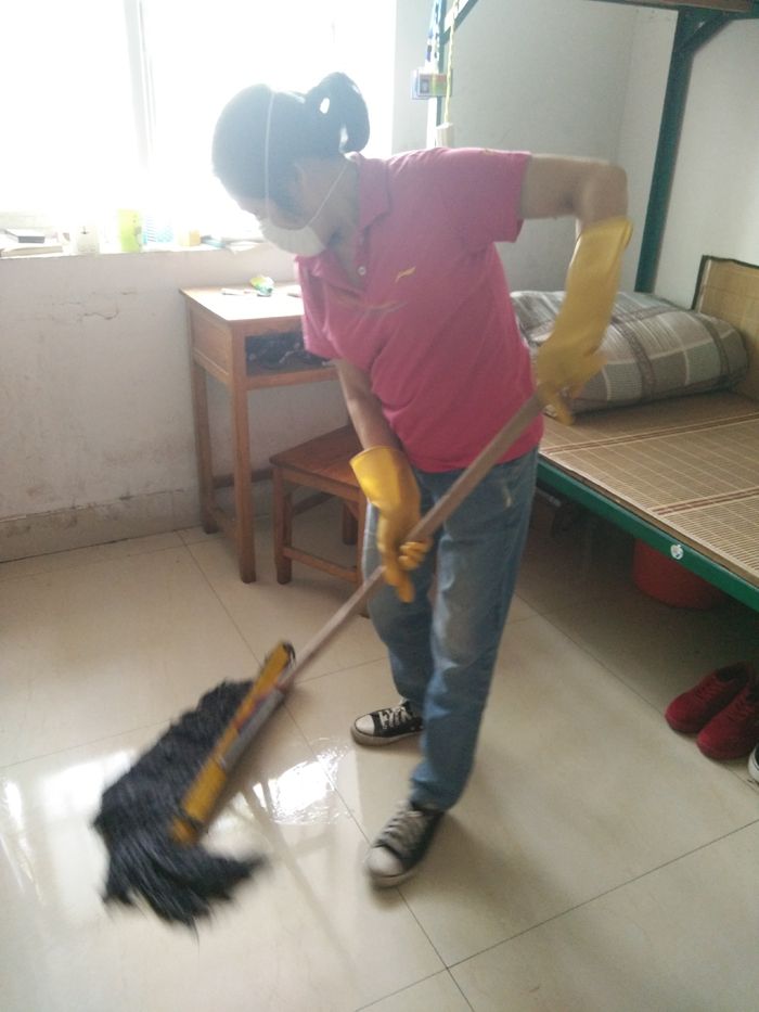 我校做好学生宿舍春季卫生防疫工作