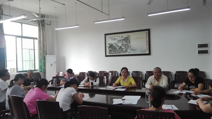 文化教研组召开加强意识形态会议