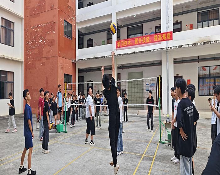 我校武鸣校区学生气排球比赛圆满落幕