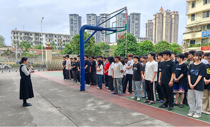 护航成长，逐梦启航——我校护送23级学子赴企业实习